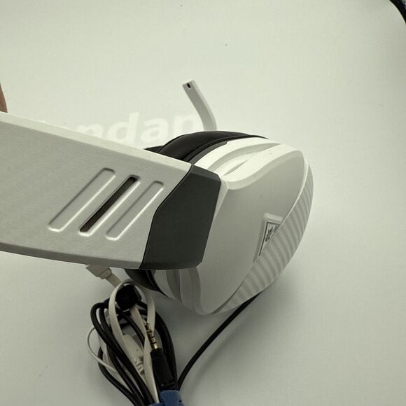 Turtle Beach Gaming Headset, White with Gray - Cables included - Picture 5 of 9